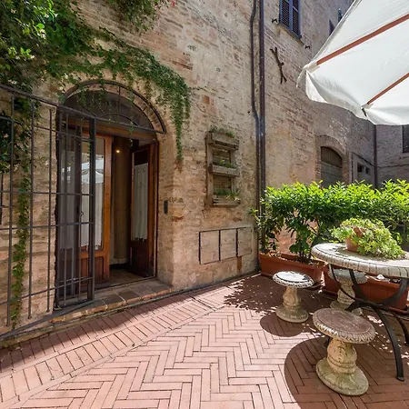 Turistici Vicolo S. Chiara