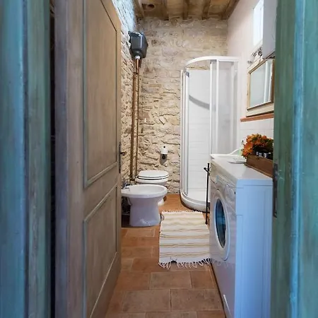 Turistici Vicolo S. Chiara Apartmán *